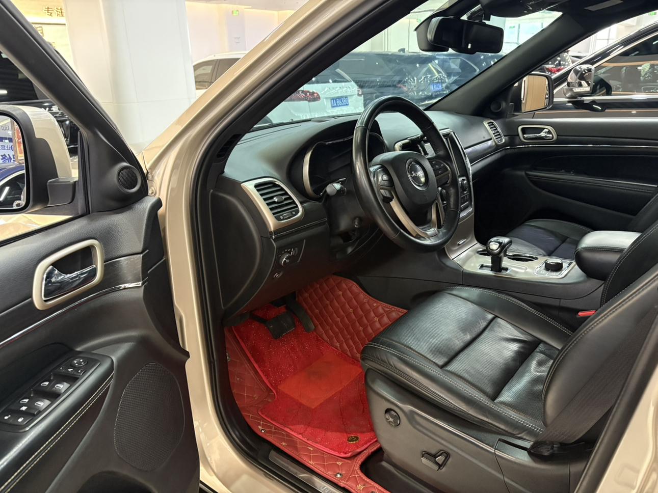Jeep Grand Cherokee 2015 thumb 6