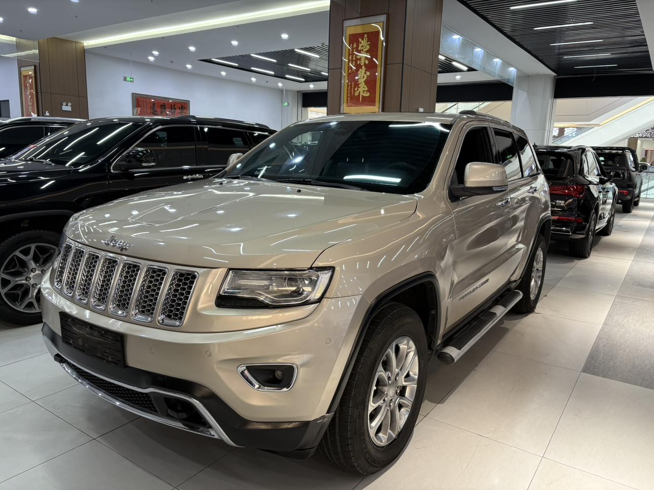Jeep Grand Cherokee 2015 thumb 8
