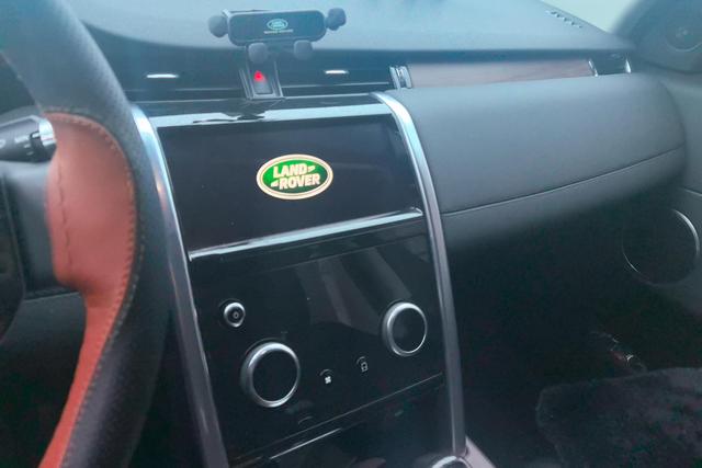 Land Rover Discovery Sport 2020 thumb 10