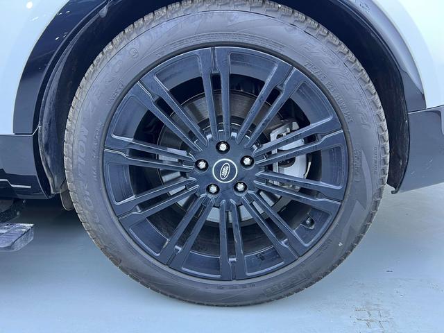 Land Rover Discovery 2024 thumb 3