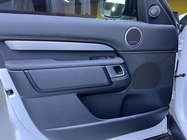 Land Rover Discovery 2024 thumb 4