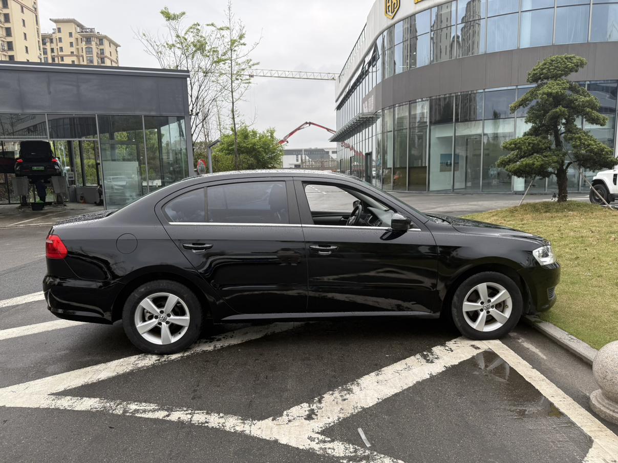 Volkswagen Lavida XR 2013 thumb 4