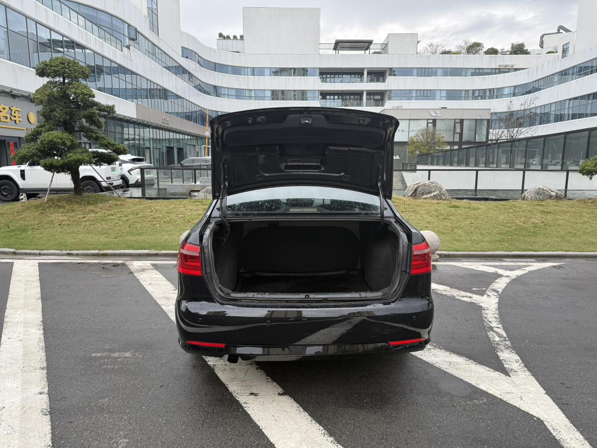 Volkswagen Lavida XR 2013 thumb 7