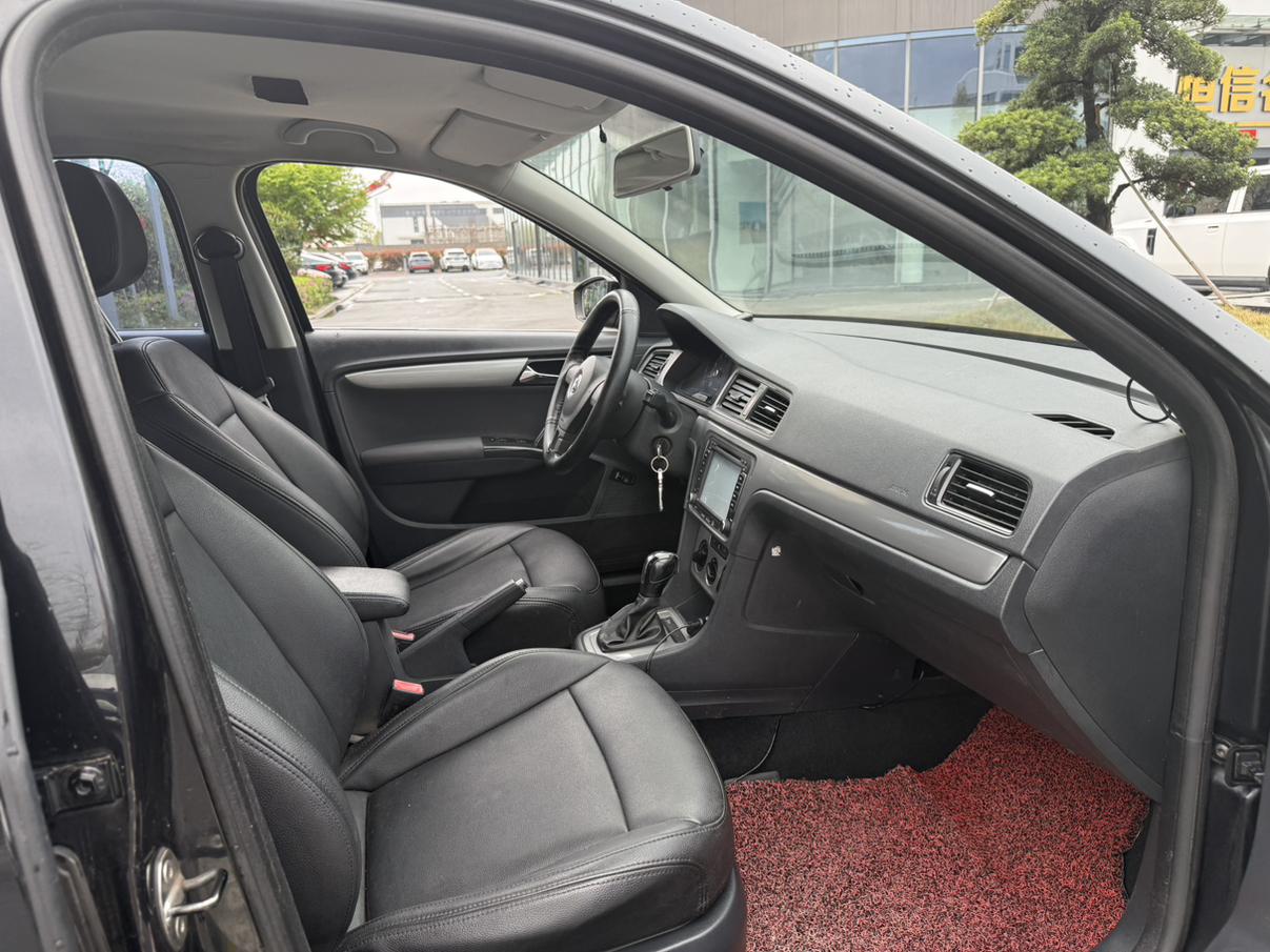 Volkswagen Lavida XR 2013 thumb 12