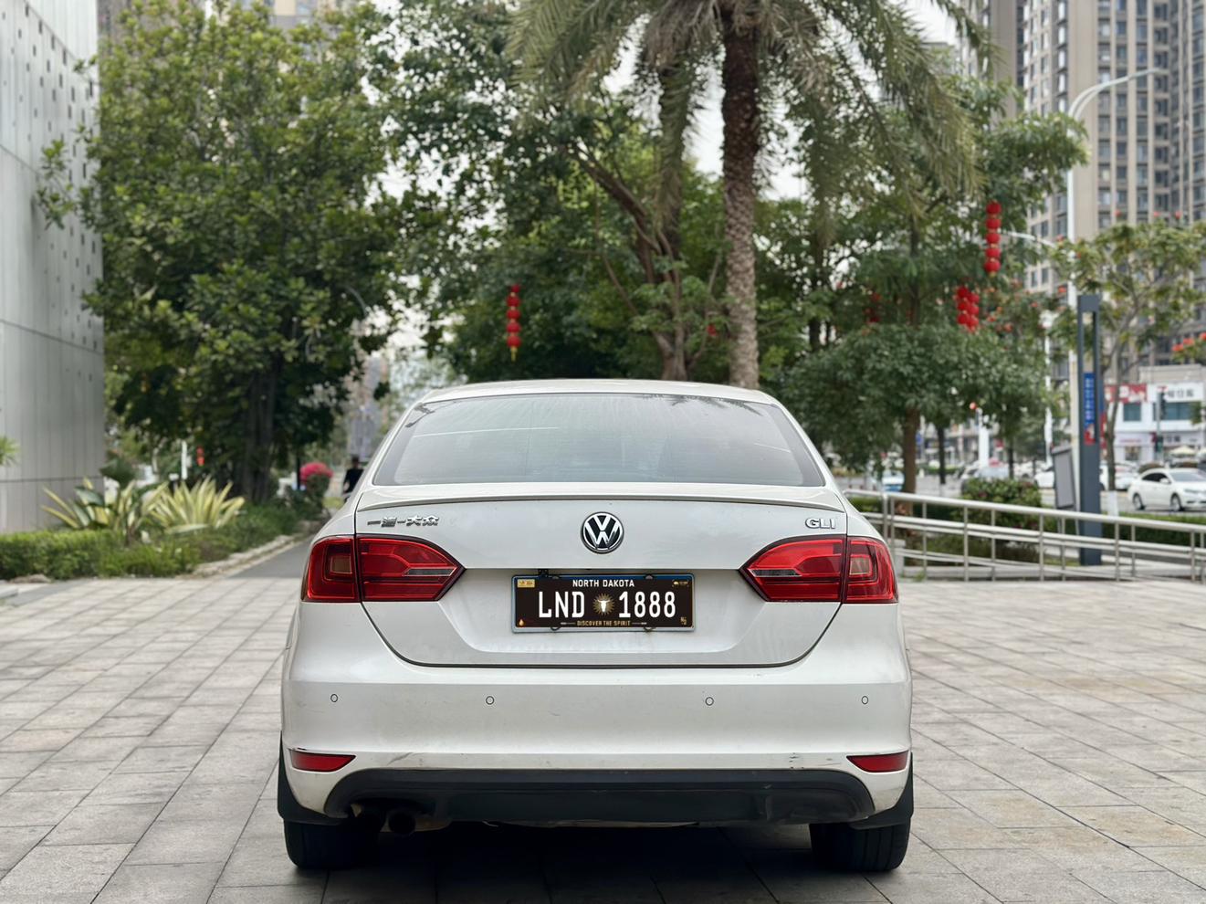 Volkswagen Sagitar 2013 thumb 4