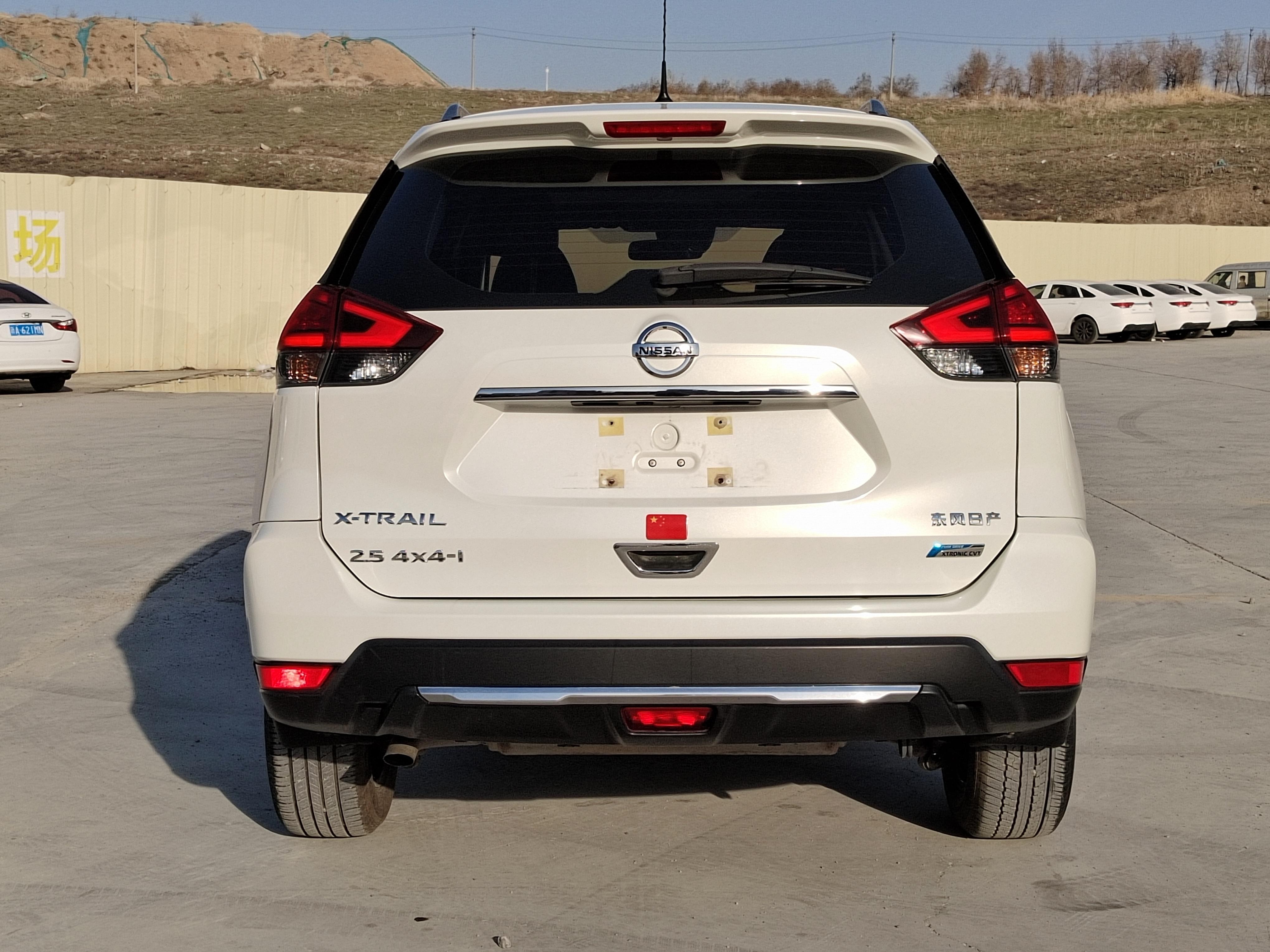 Nissan X-Trail 2017 thumb 3