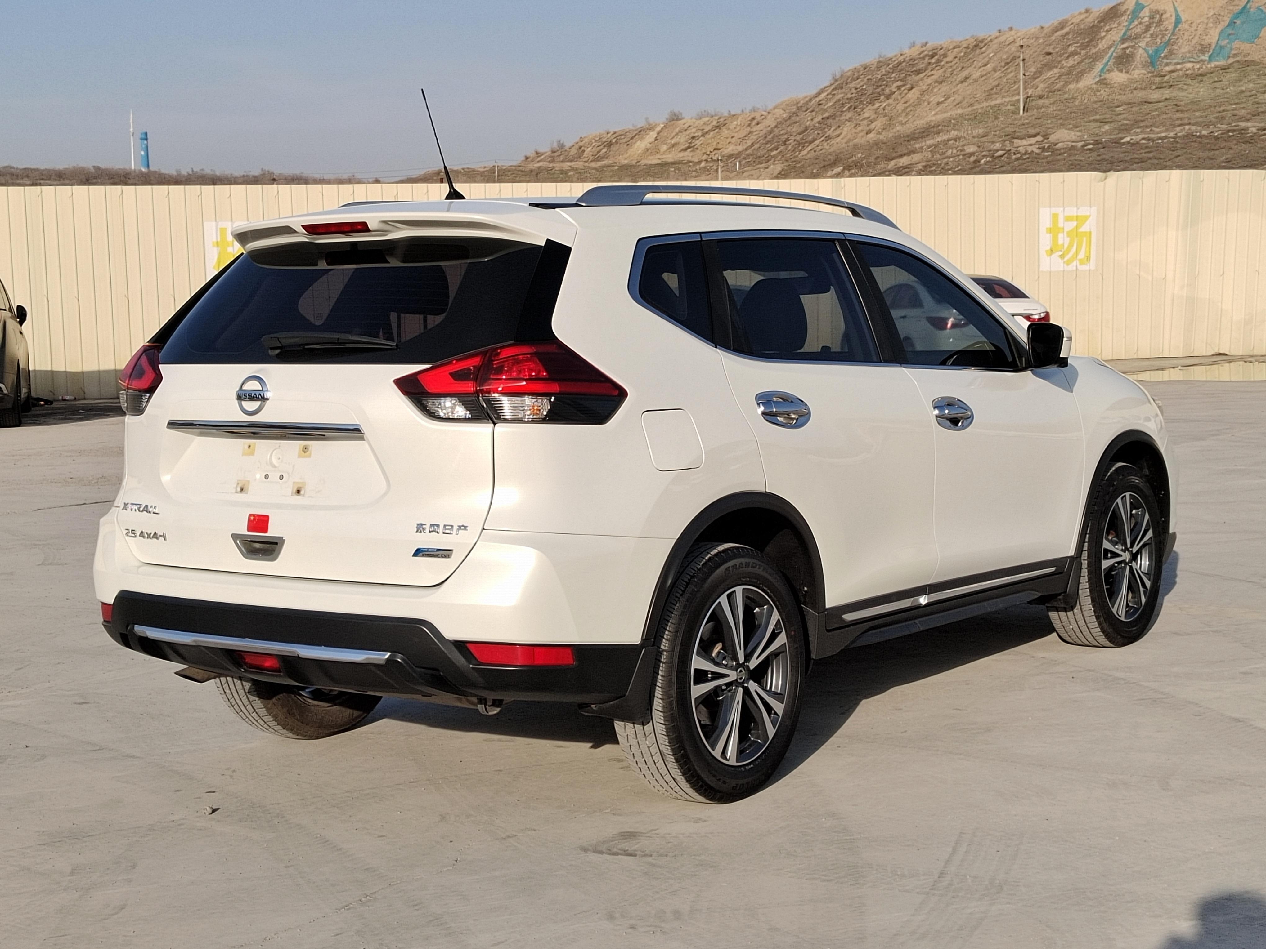 Nissan X-Trail 2017 thumb 4