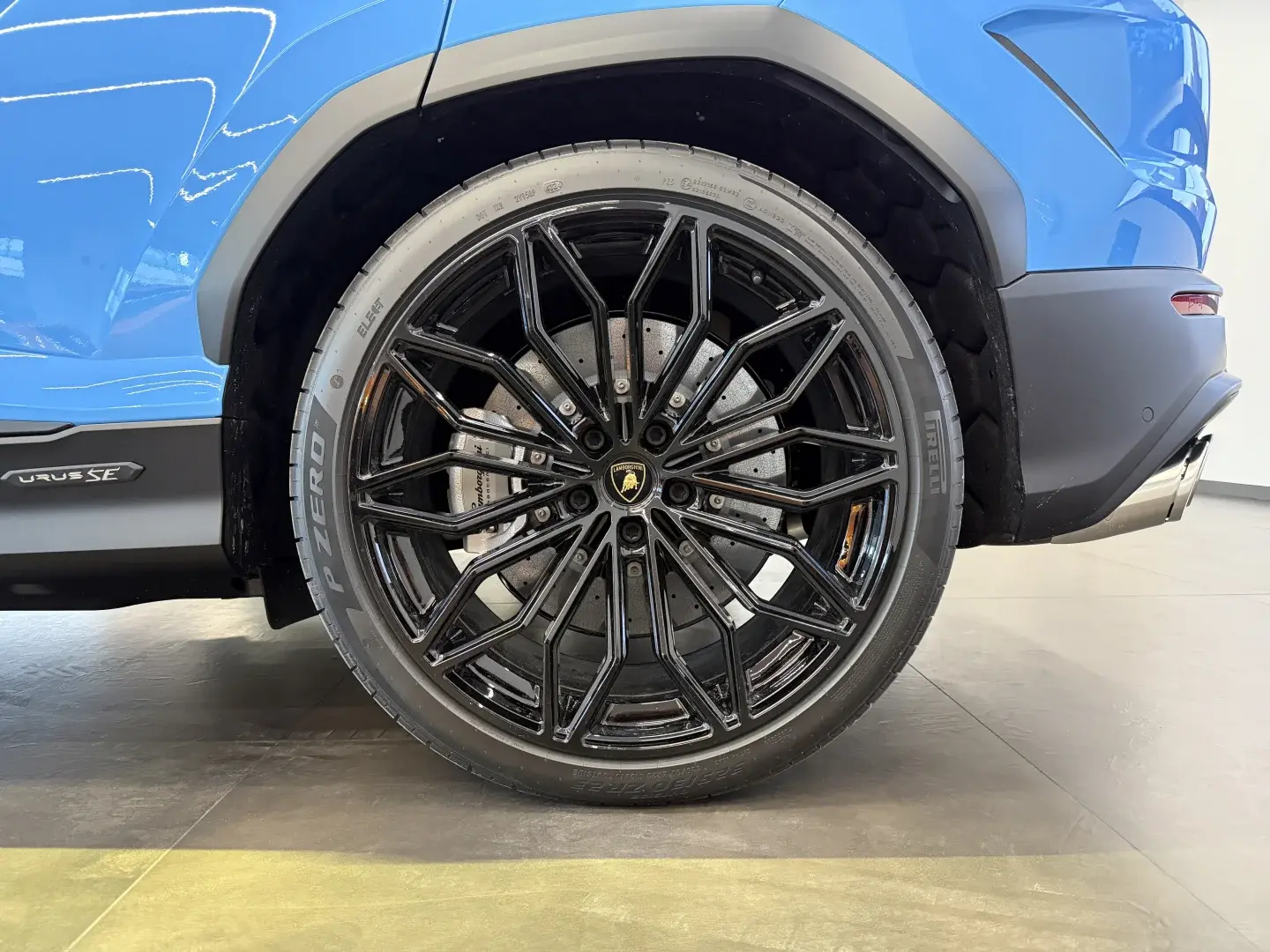 Lamborghini Urus SE 2025 thumb 3