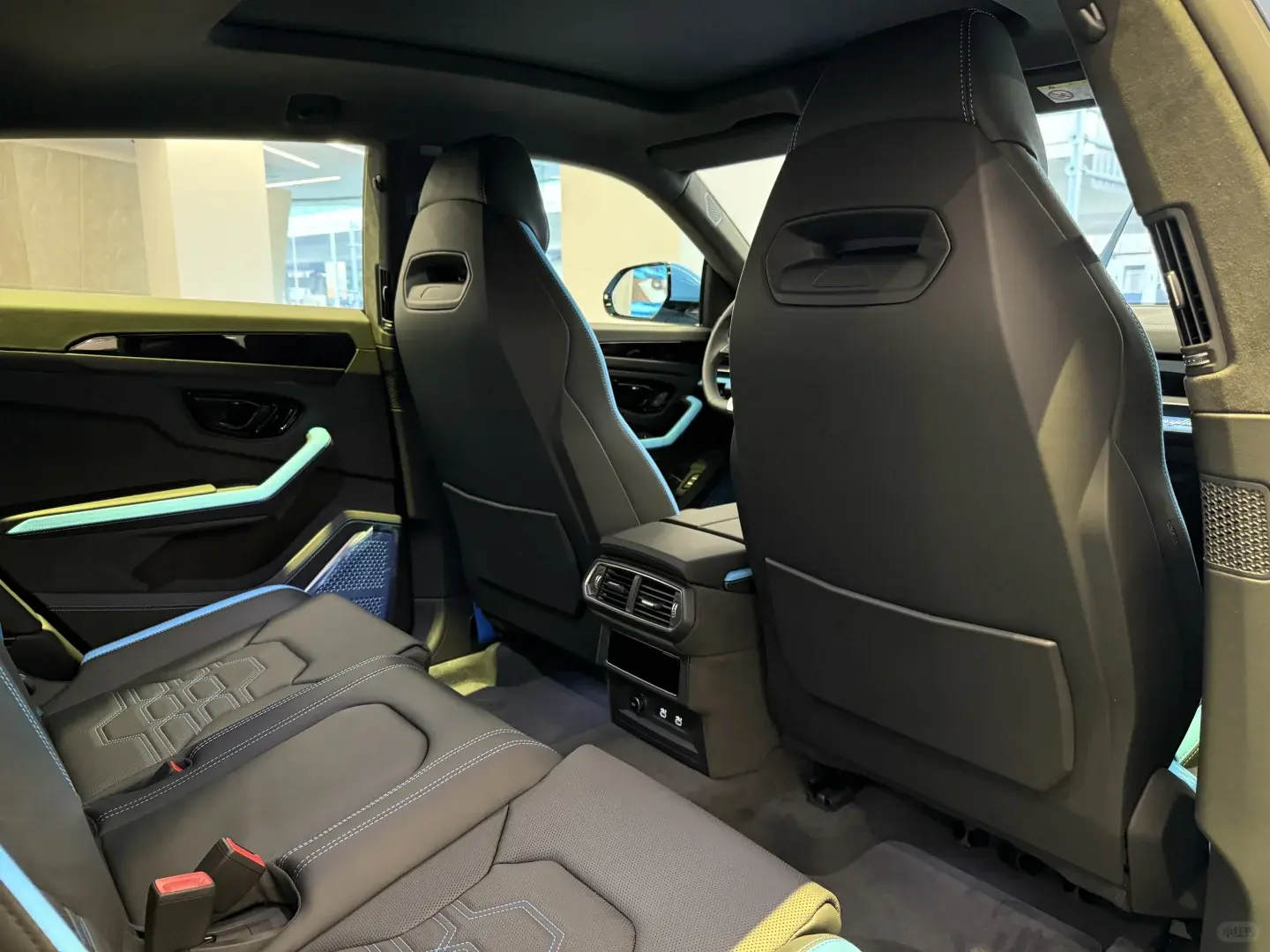 Lamborghini Urus SE 2025 thumb 5