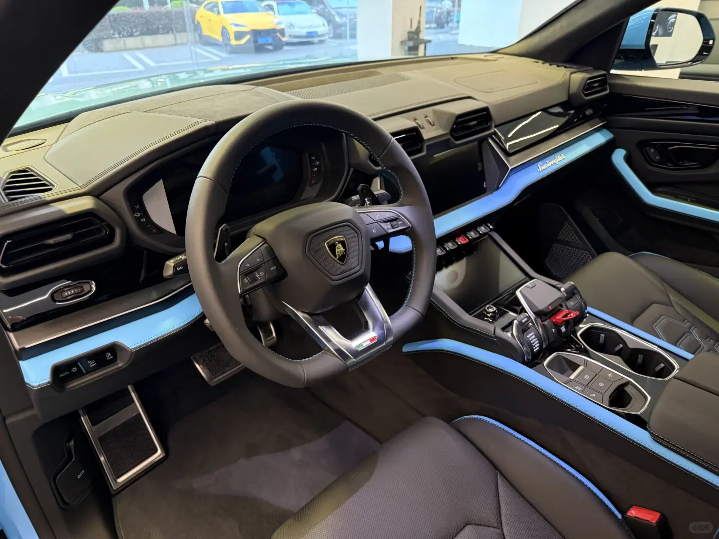Lamborghini Urus SE 2025 thumb 7