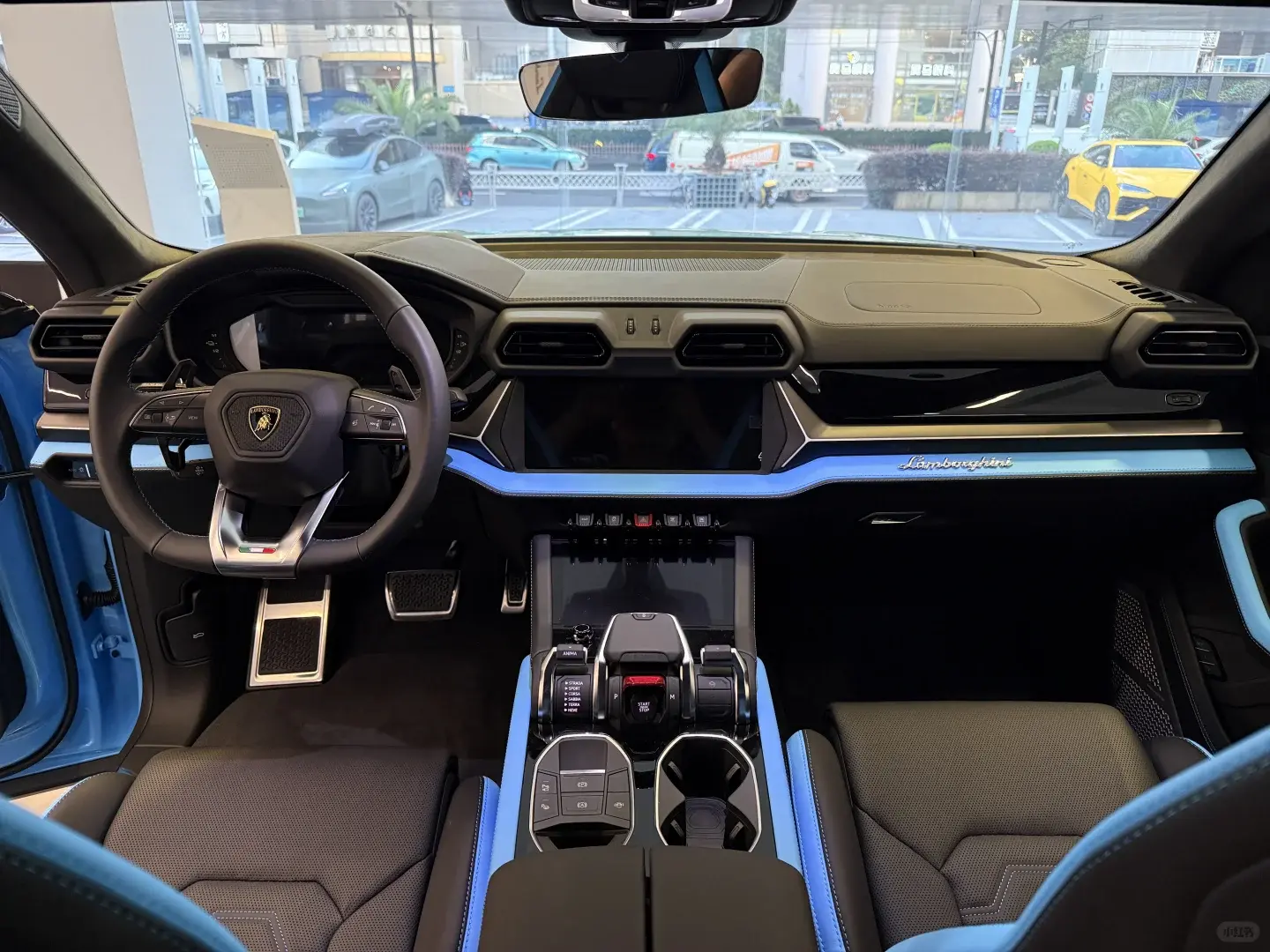 Lamborghini Urus SE 2025 thumb 8