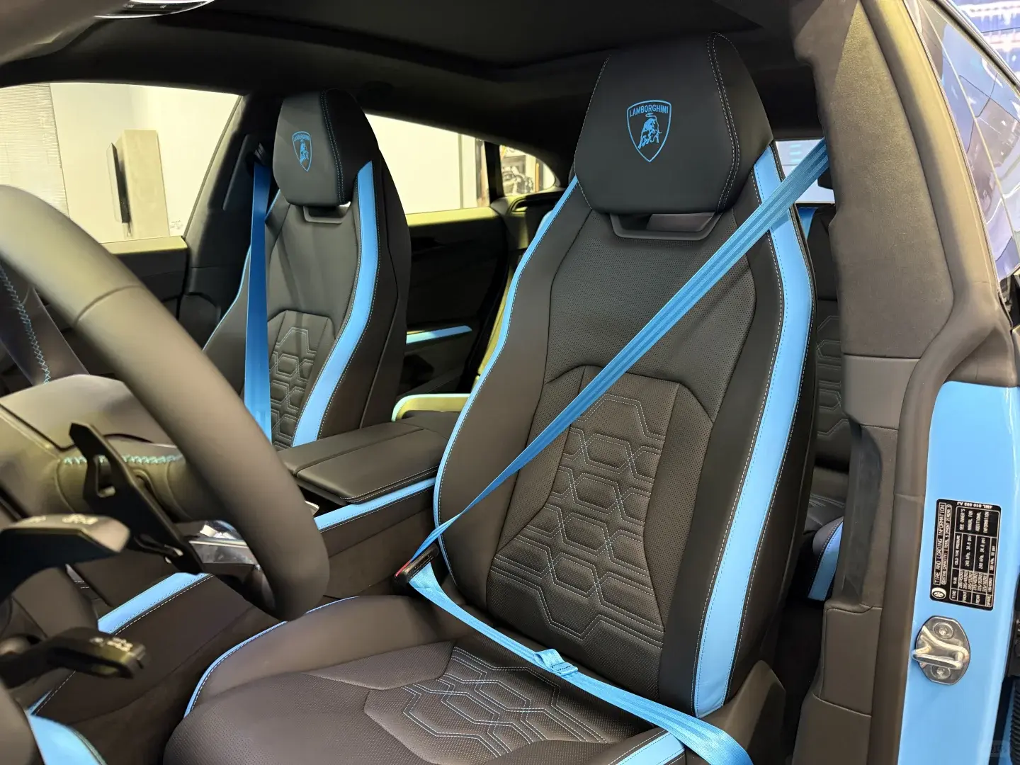 Lamborghini Urus SE 2025 thumb 9