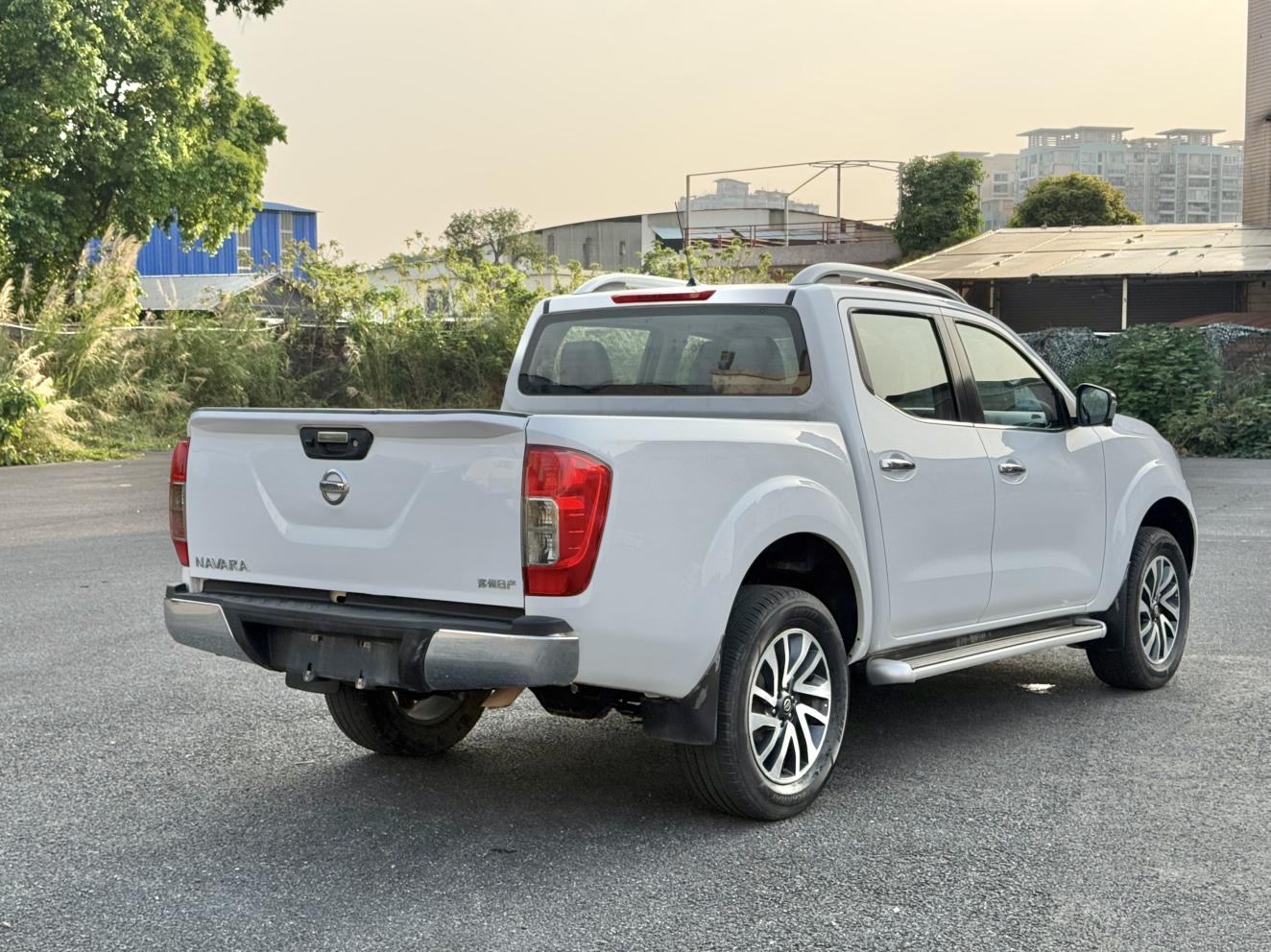 Nissan Navara 2021 thumb 4
