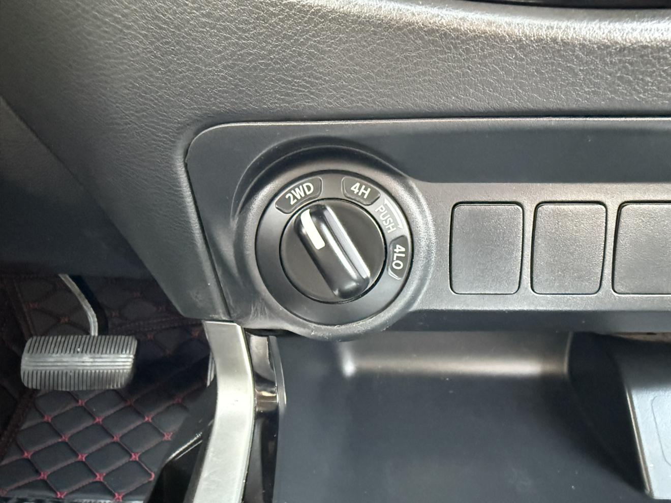 Nissan Navara 2021 thumb 7