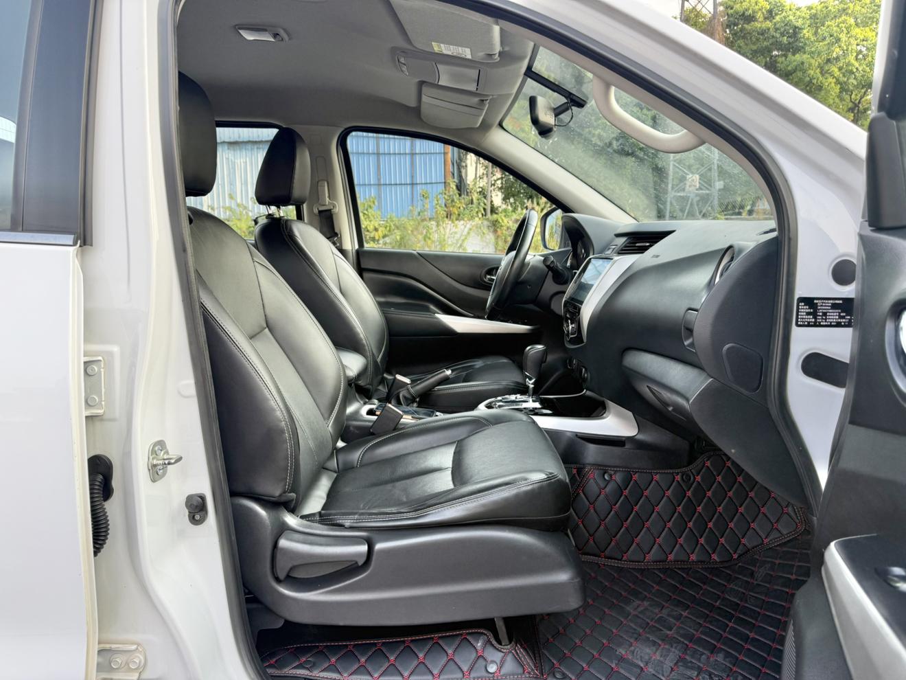 Nissan Navara 2021 thumb 8