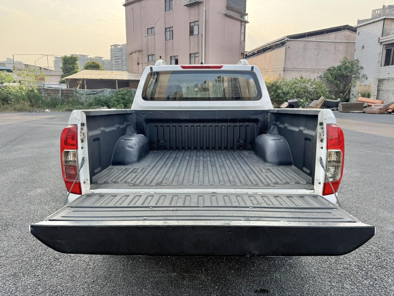Nissan Navara 2021 thumb 10