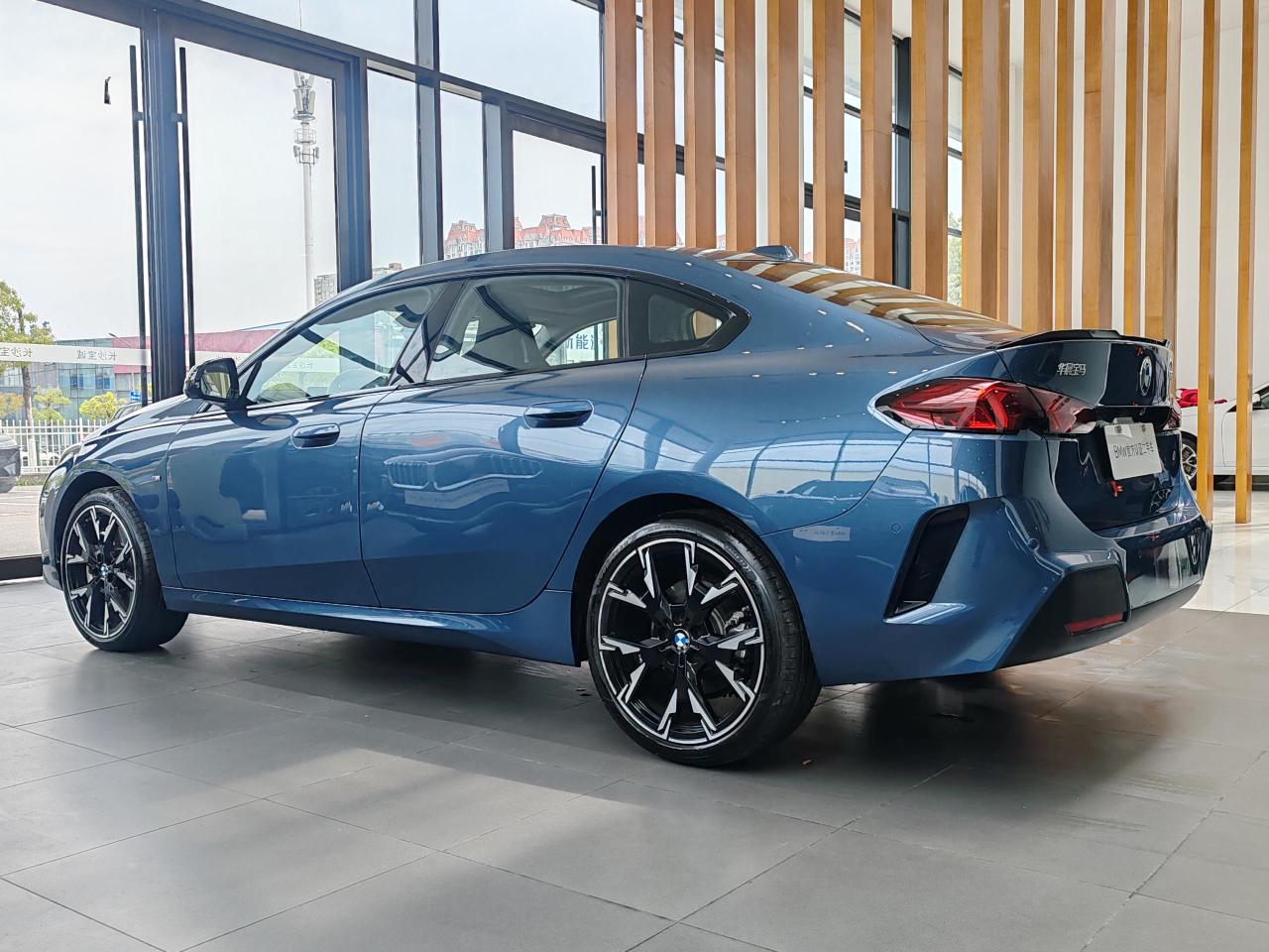 BMW 2 серии 2025 thumb 3