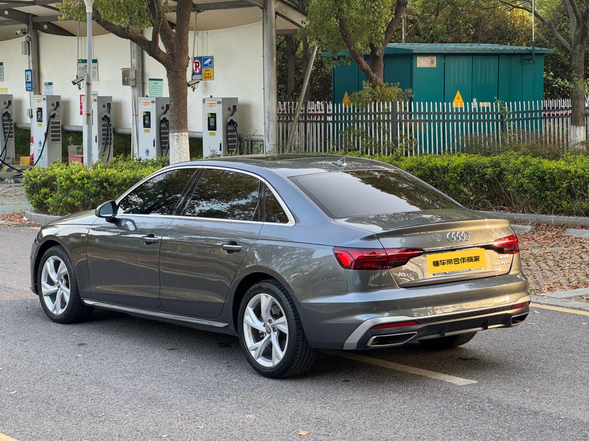 Audi A4 2021 thumb 2