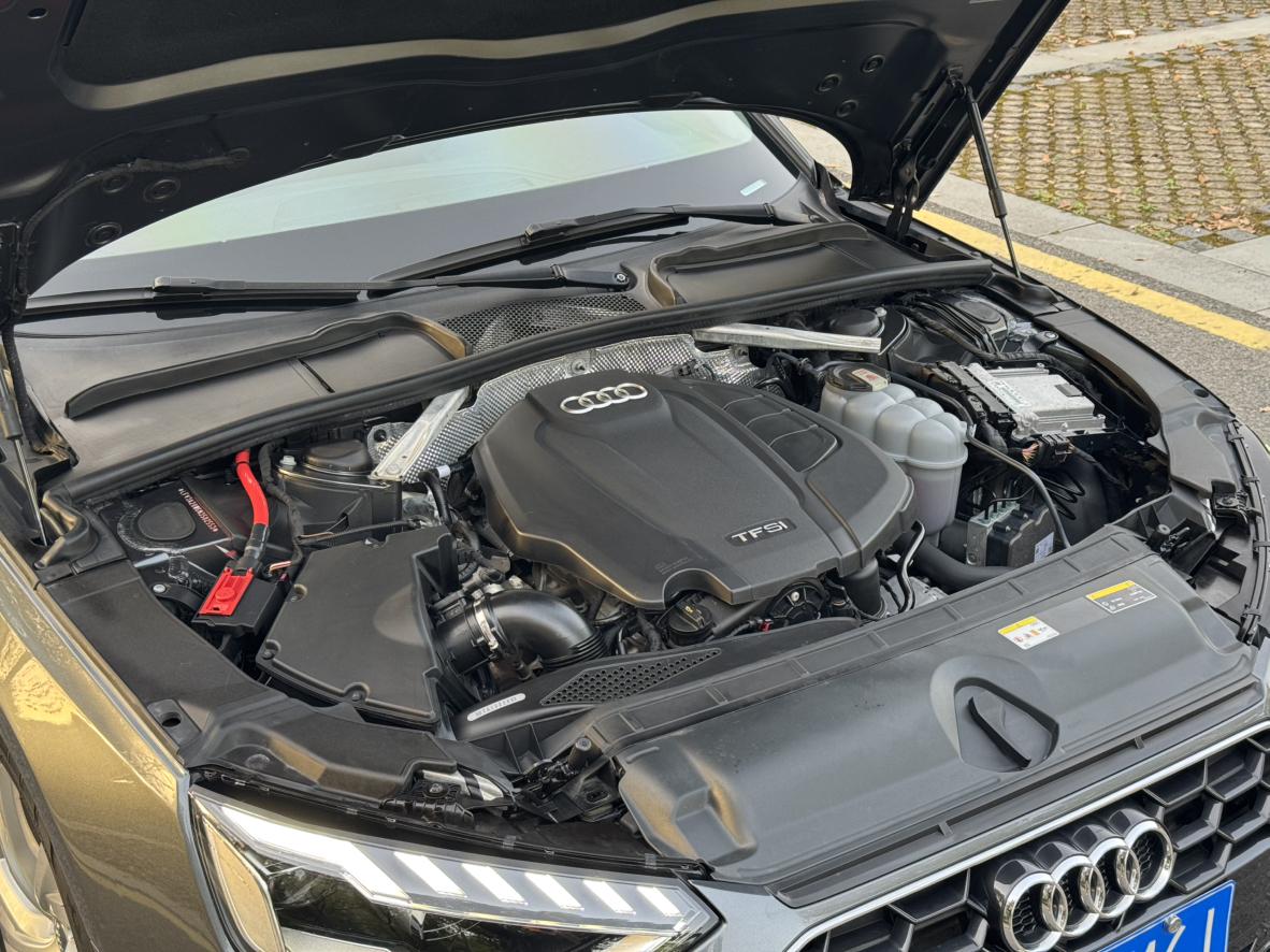 Audi A4 2021 thumb 4