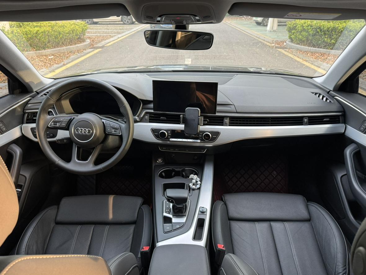 Audi A4 2021 thumb 6