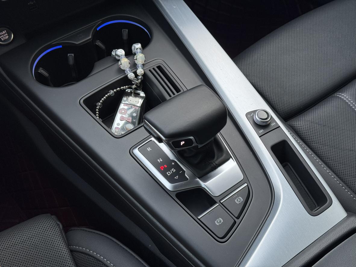 Audi A4 2021 thumb 9