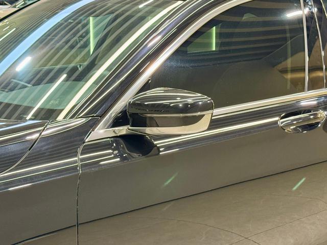 BMW 7 серии 2019 thumb 10