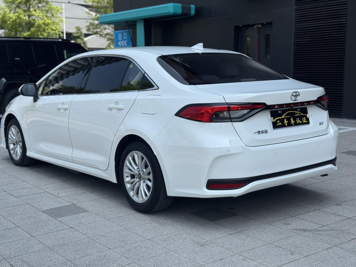 Toyota Crown 2021 thumb 2