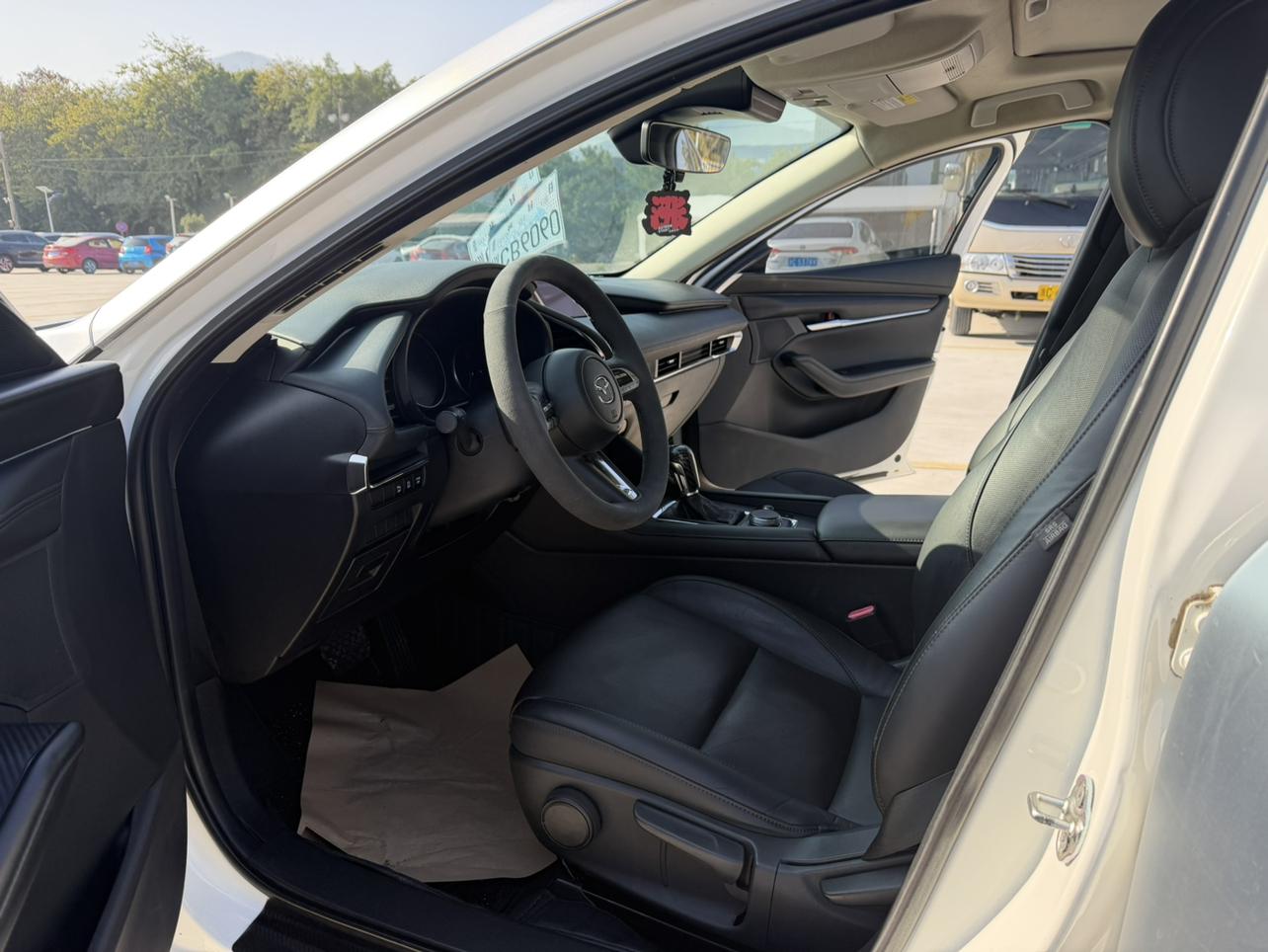 Mazda 3 2021 thumb 6