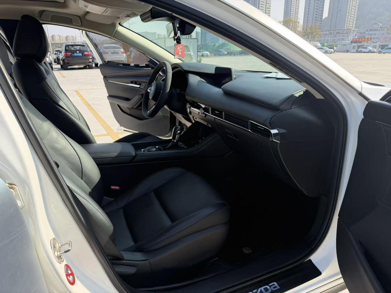 Mazda 3 2021 thumb 7