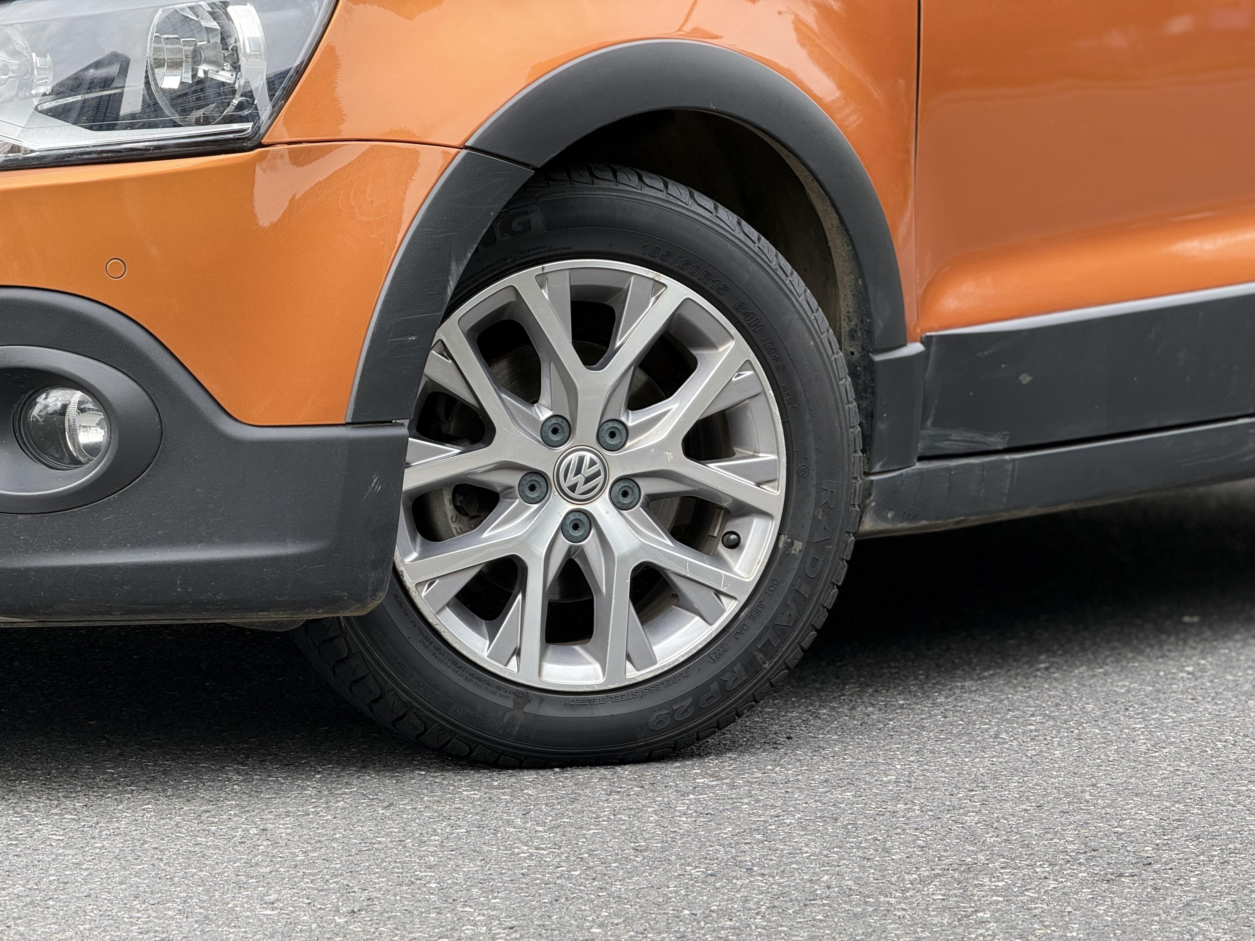 Volkswagen Polo 2016 thumb 8