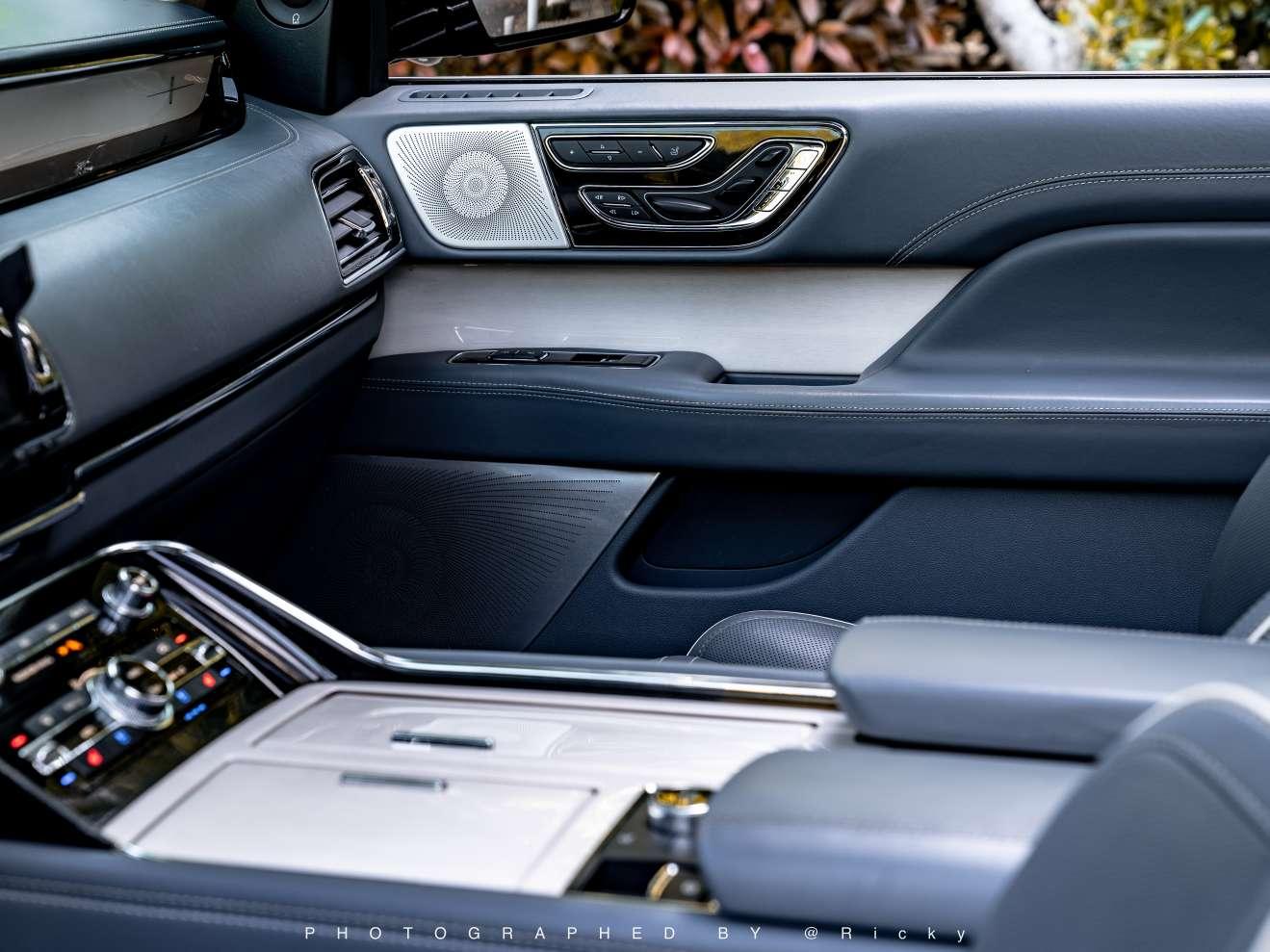 Lincoln Nautilus 2020 thumb 2