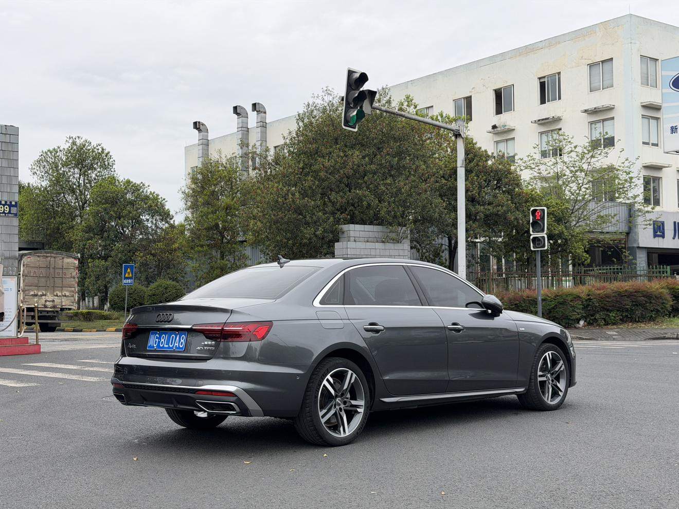 Audi A4 2021 thumb 4