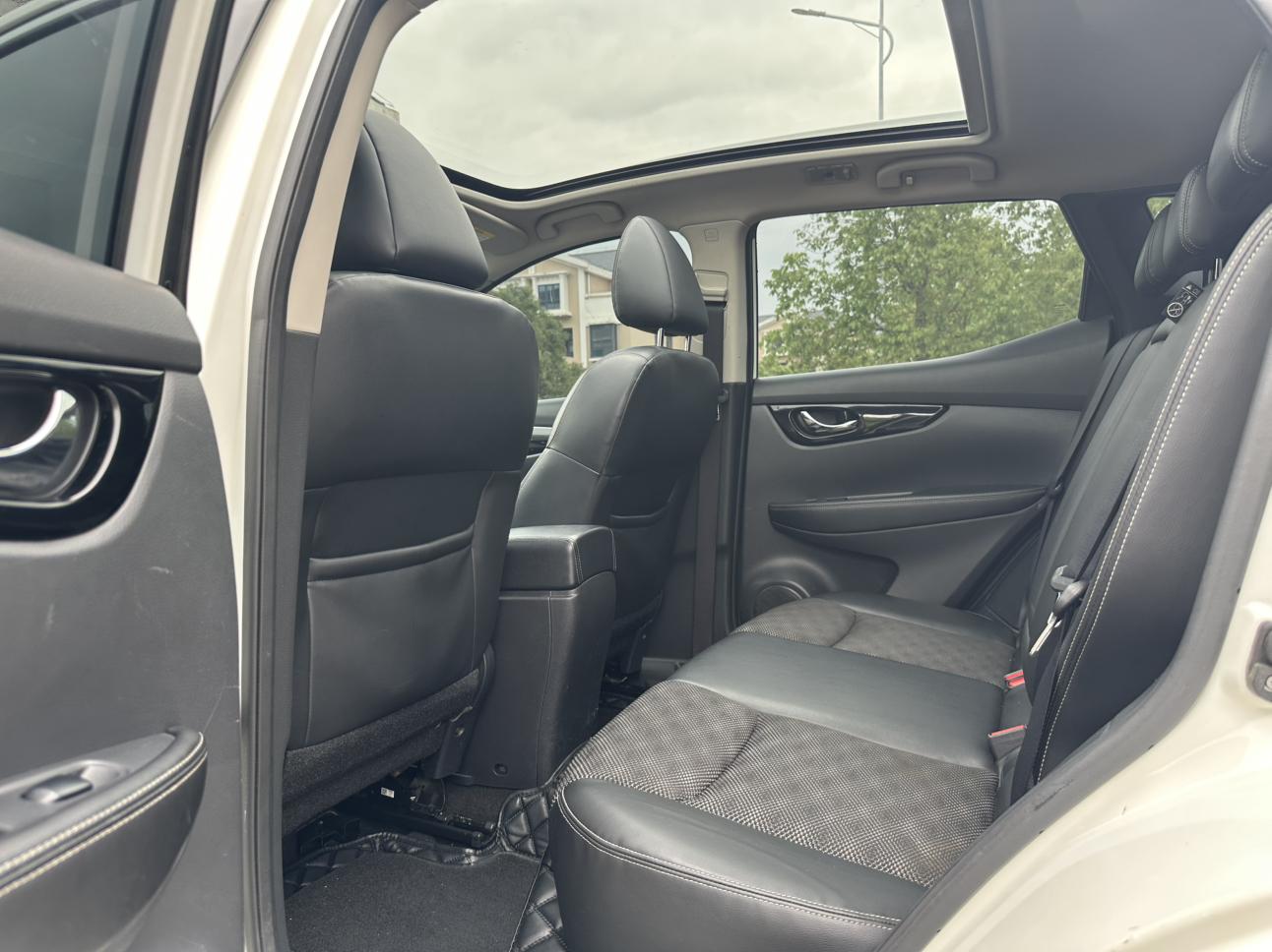 Nissan Qashqai+2 2016 thumb 7