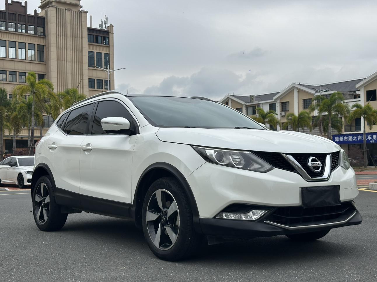 Nissan Qashqai+2 2016 thumb 10