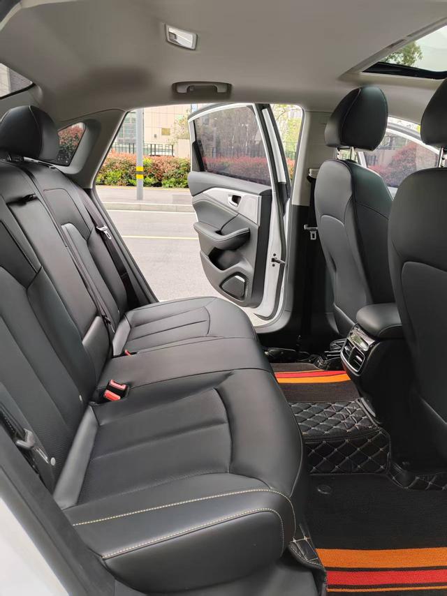 Roewe i6 2020 thumb 6