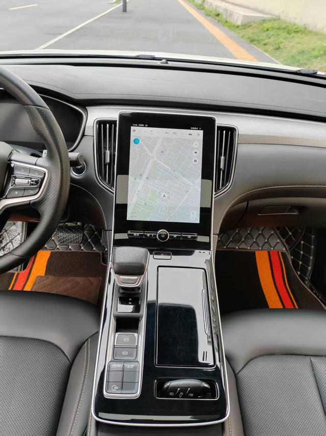 Roewe i6 2020 thumb 12