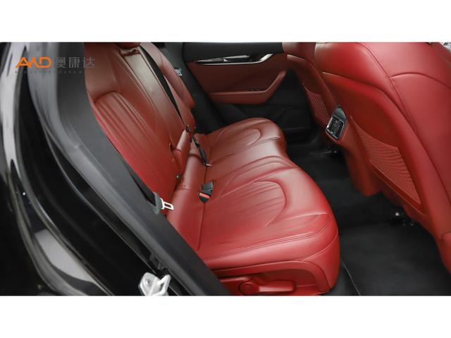 Maserati Levante 2016 thumb 6