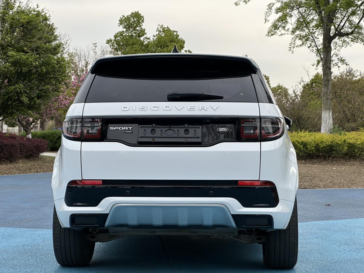 Land Rover Discovery Sport 2022 thumb 3