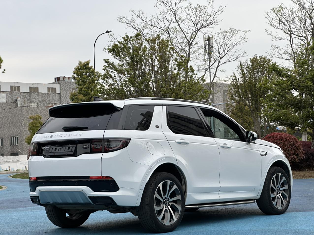 Land Rover Discovery Sport 2022 thumb 4