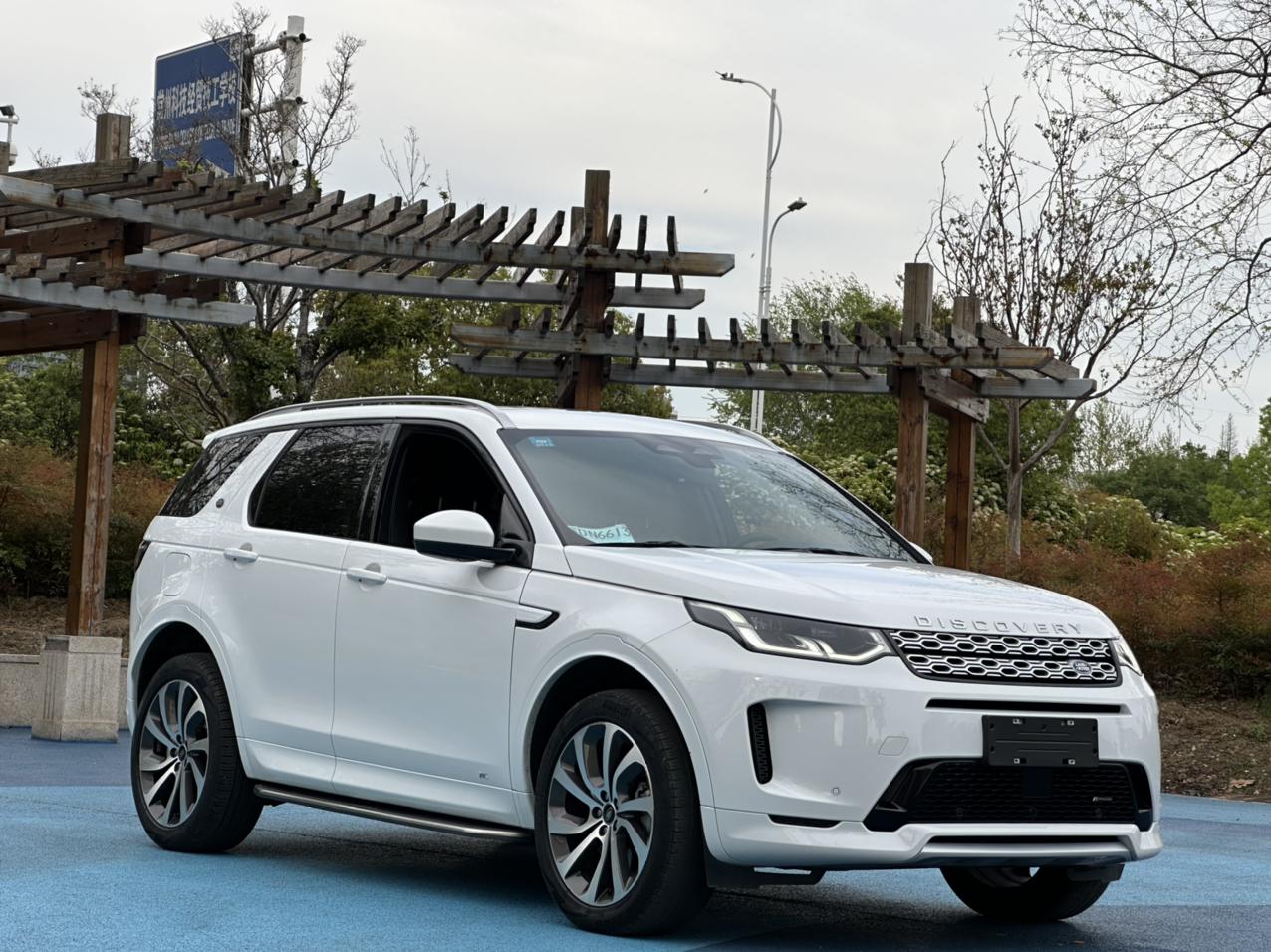 Land Rover Discovery Sport 2022 thumb 12