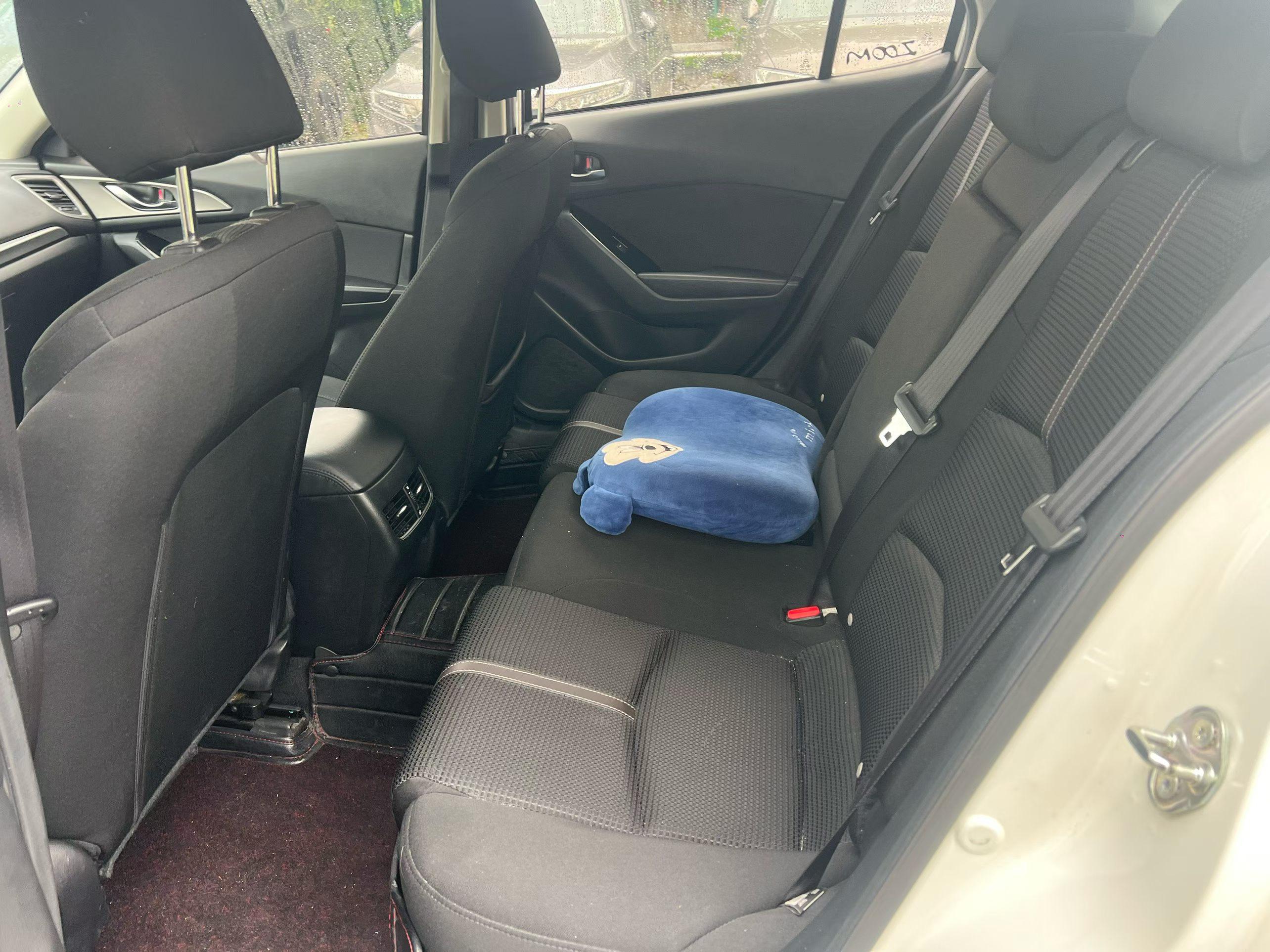Mazda 3 2017 thumb 7