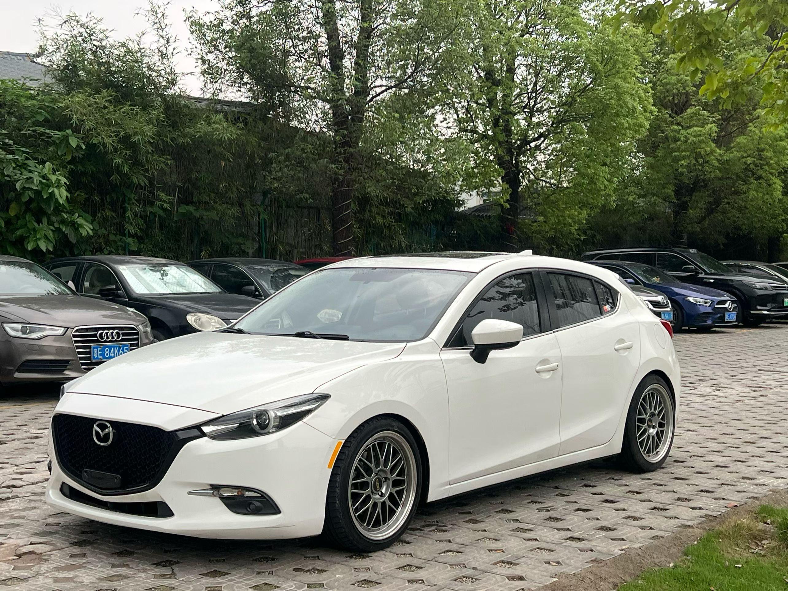 Mazda 3 2017 thumb 8
