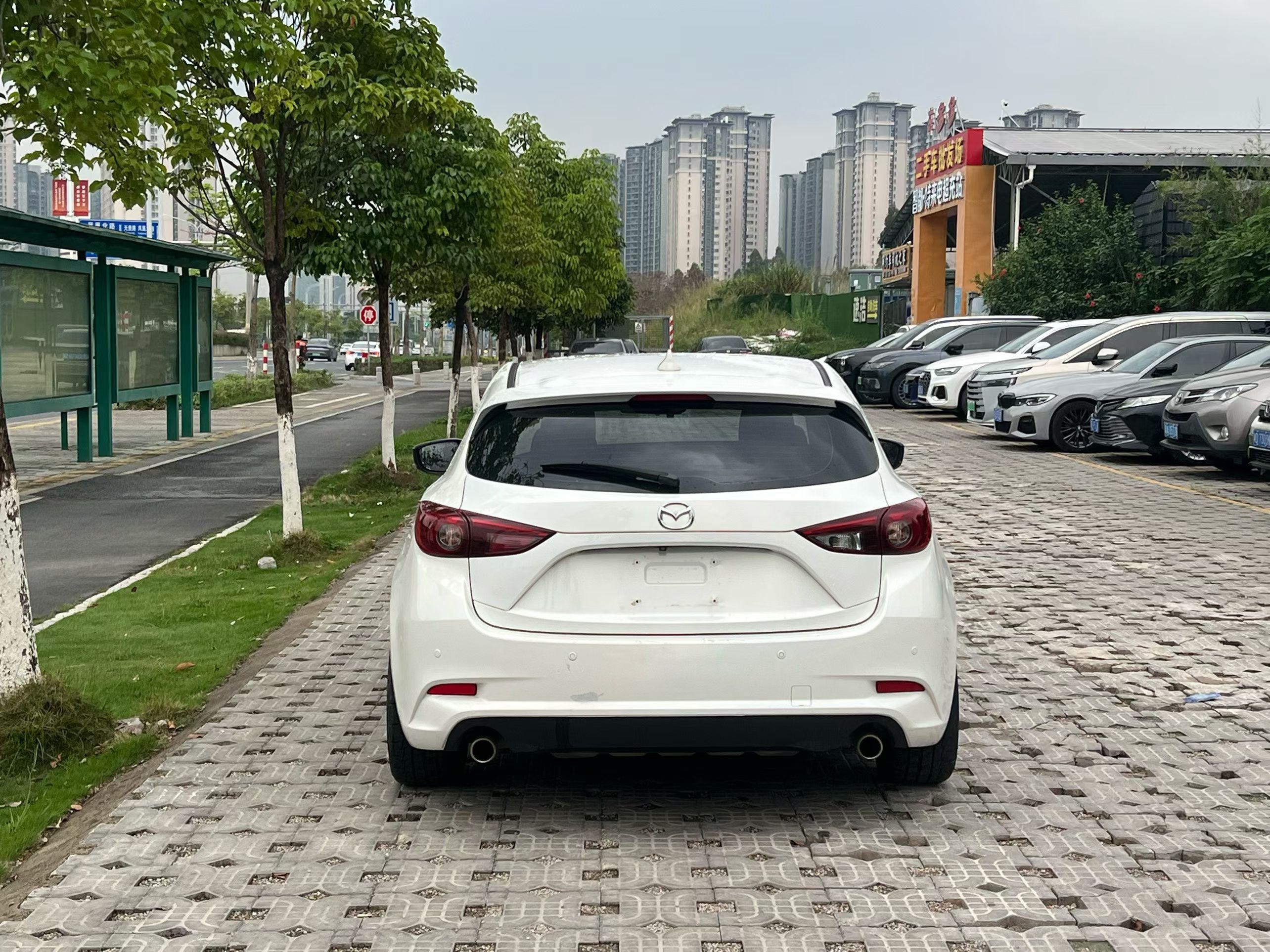 Mazda 3 2017 thumb 12