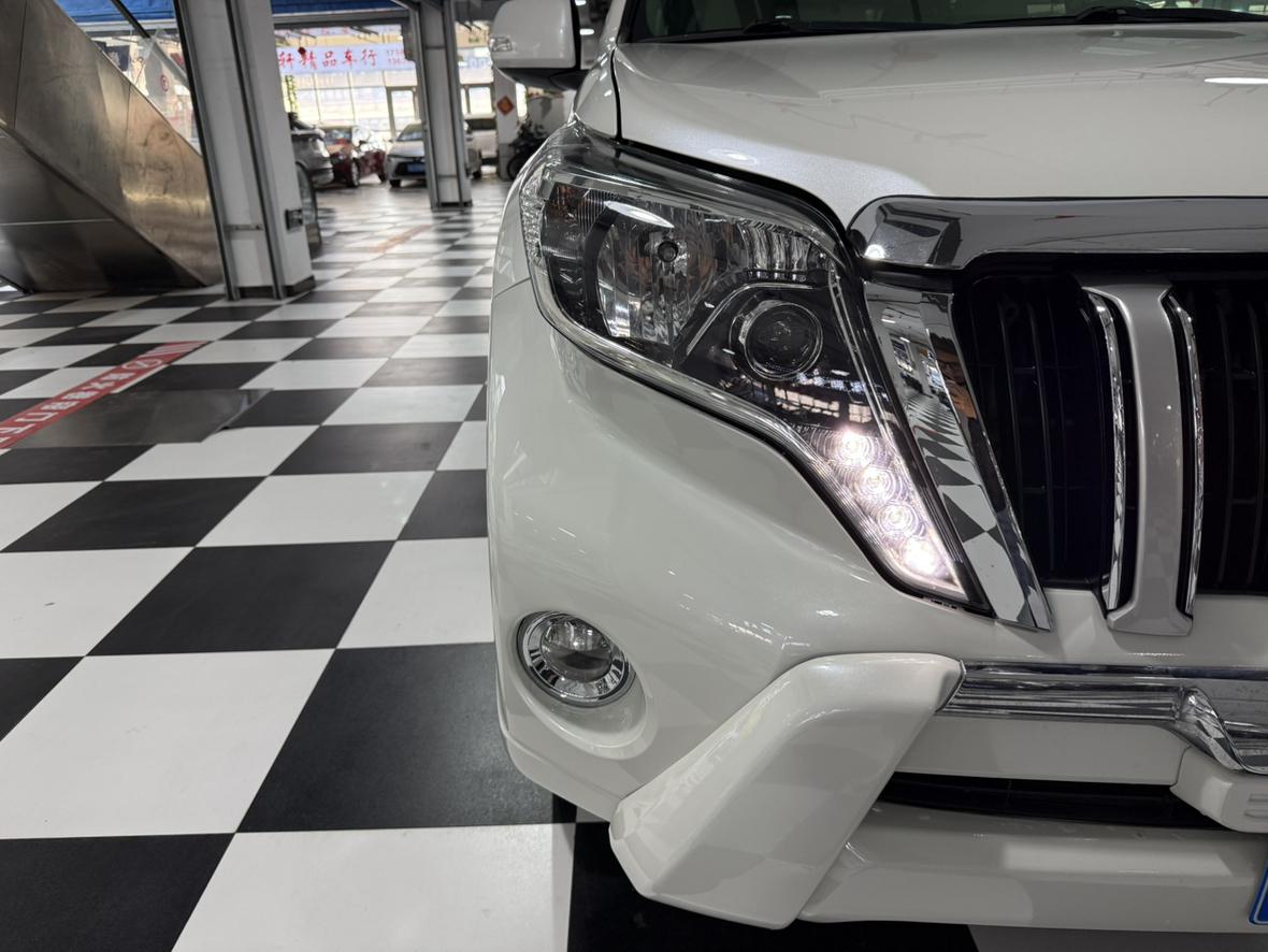 Toyota Land Cruiser Prado 2013 thumb 6