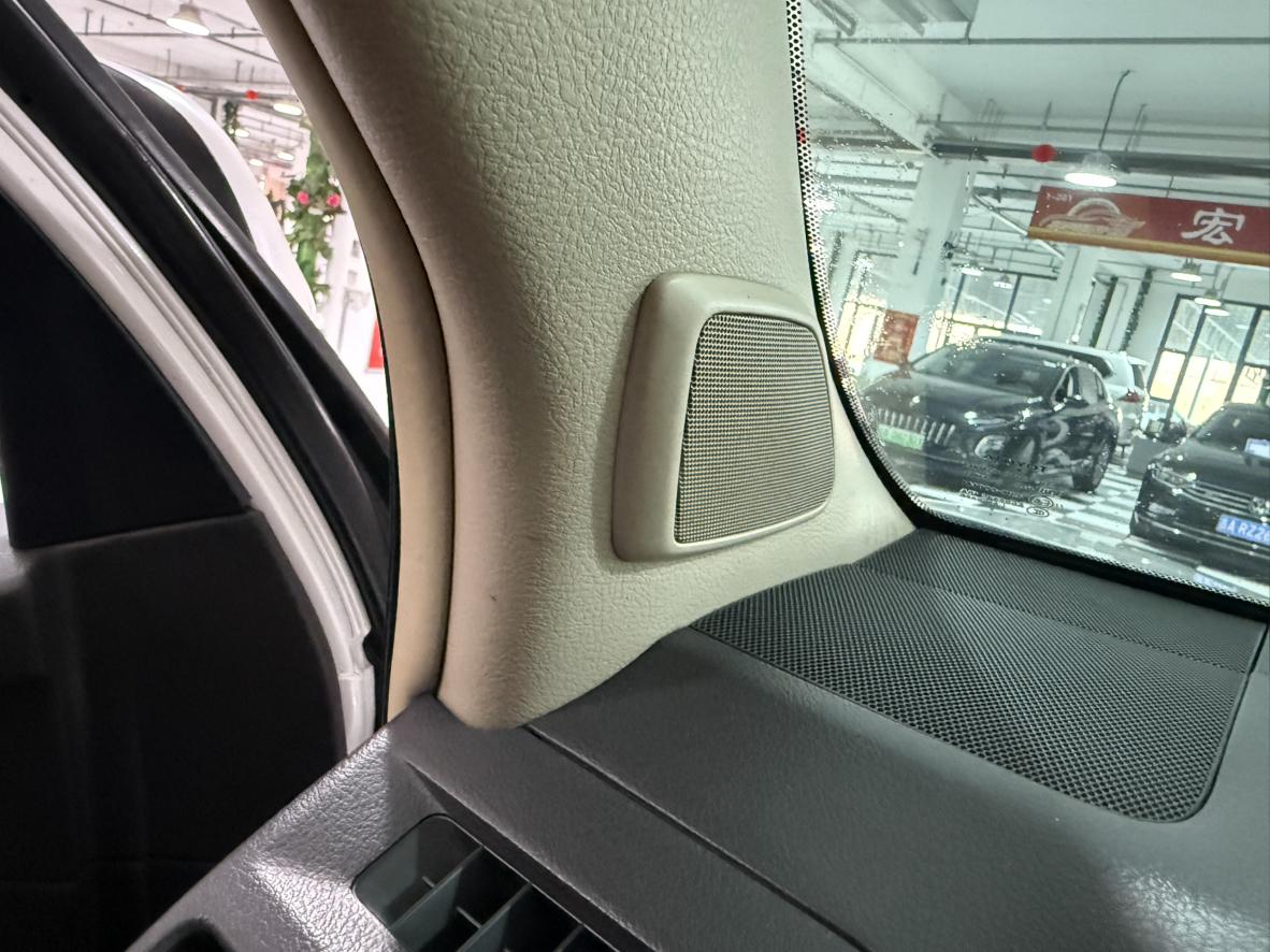 Toyota Land Cruiser Prado 2013 thumb 7