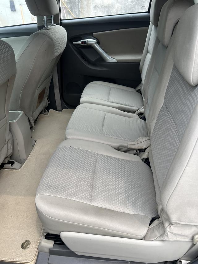 Toyota Izoa 2012 thumb 7