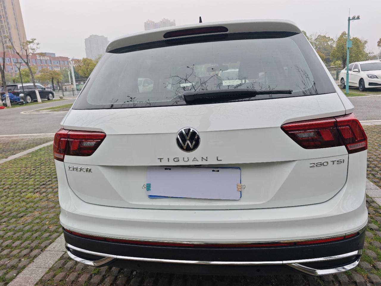 Volkswagen Tiguan 2023 thumb 2