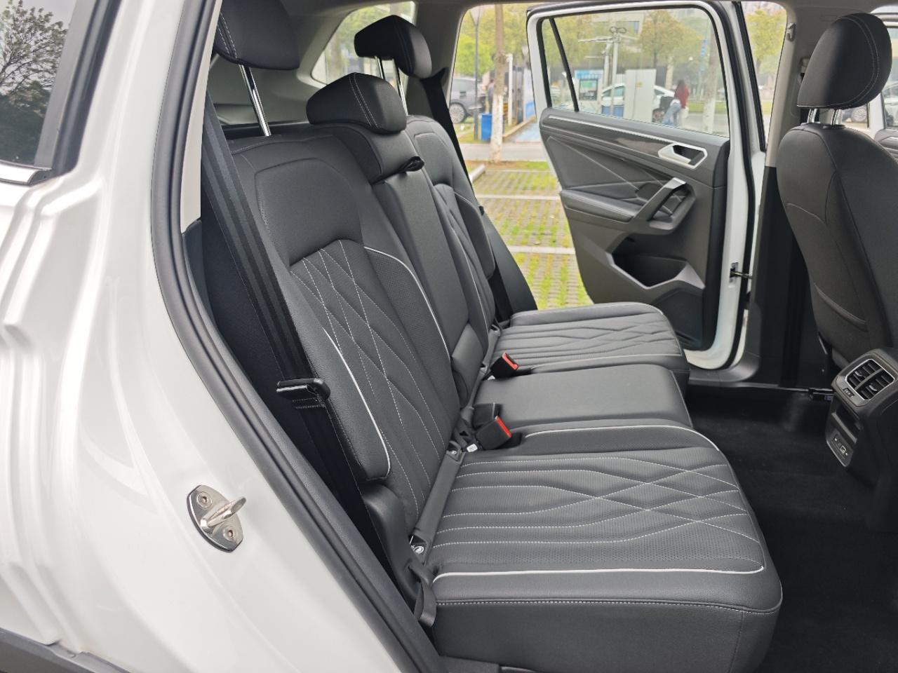 Volkswagen Tiguan 2023 thumb 3