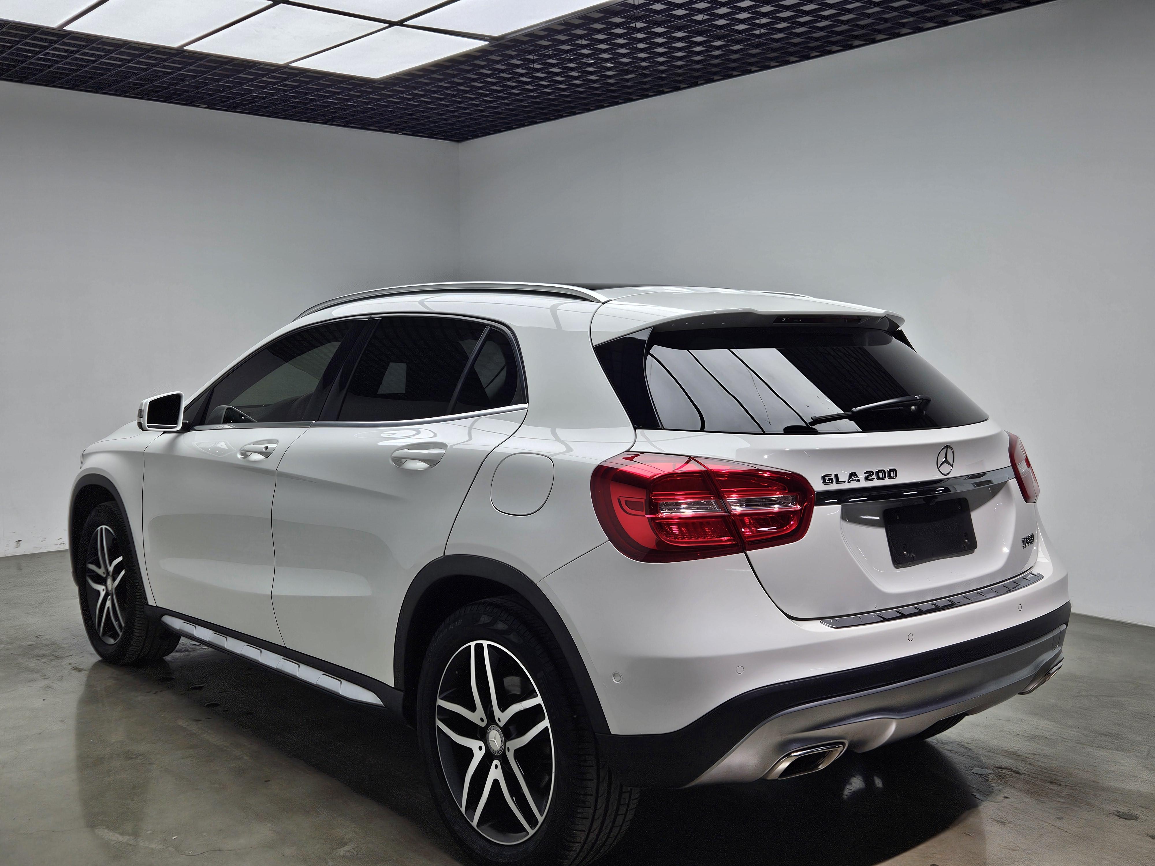 Mercedes-Benz GLA 2017 thumb 2