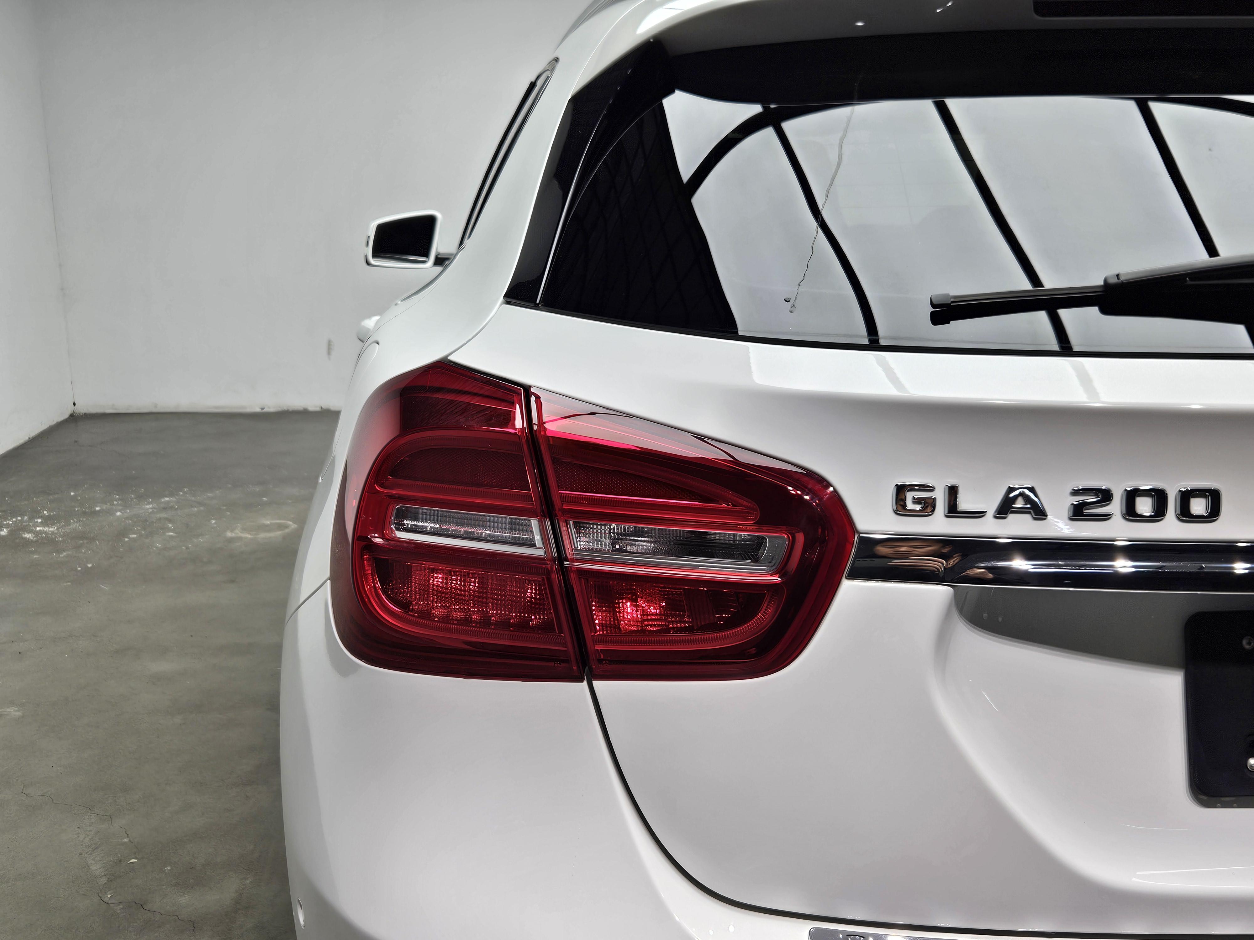 Mercedes-Benz GLA 2017 thumb 6